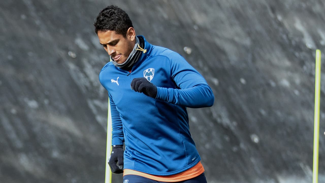 Javier Aguirre aún espera a Pizarro, Romo ya se integró