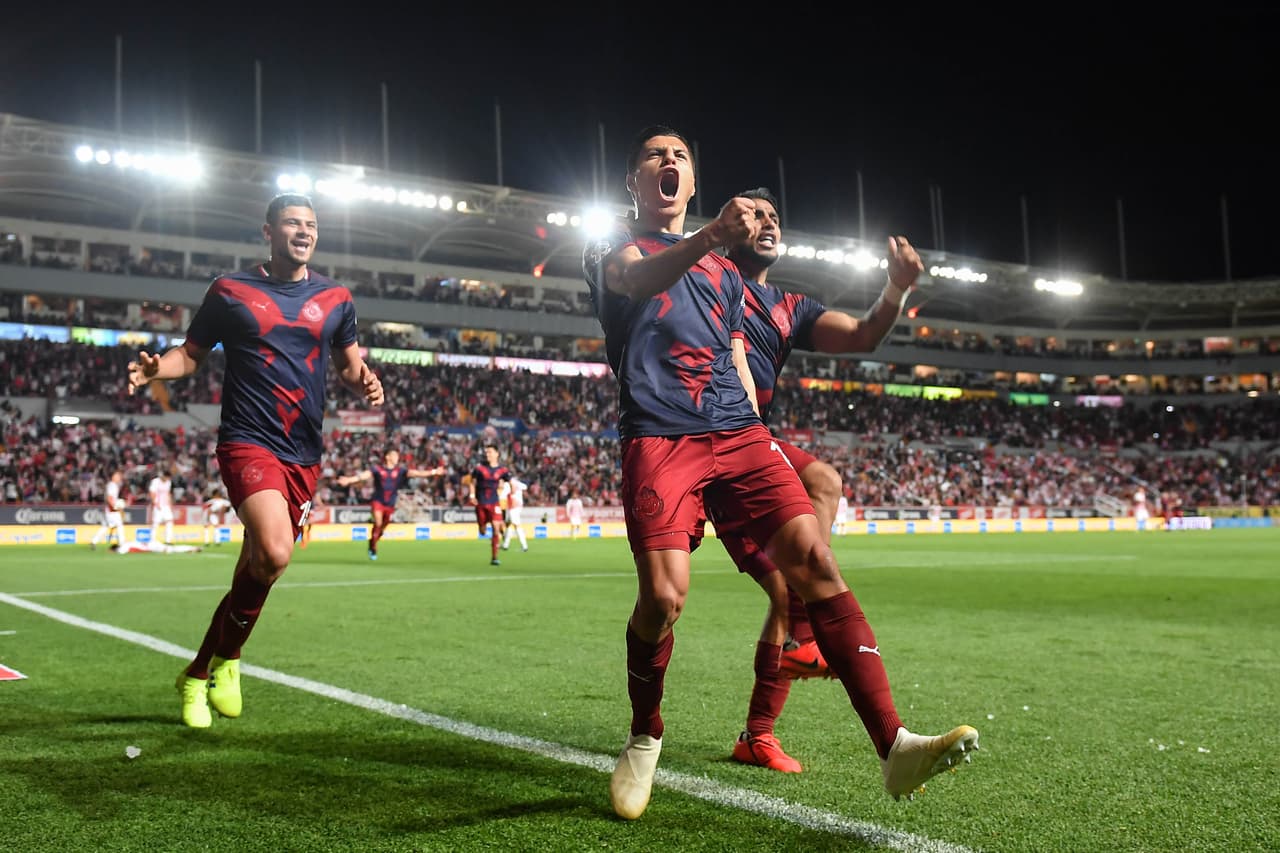 Estadio Victoria (Necaxa 3-3 Chivas): 24.296 espectadores.