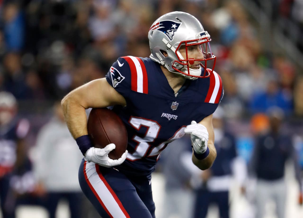 Rex Burkhead sufrió una lesión en el cuello ante los Detroit Lions y no podrá reaparecer hasta la Semana 12.