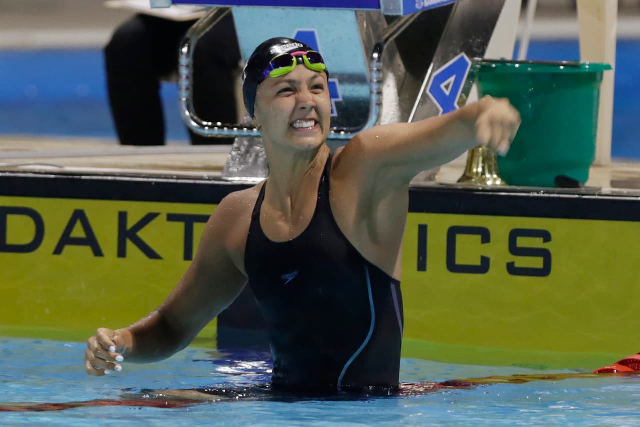 En 50m estilo libre femenino la colombiana Isabella Arcila se colgó el oro. Liliana Ibañez (México) y Alia Atkinson (Jamaica) completaron el top 3 de la prueba.