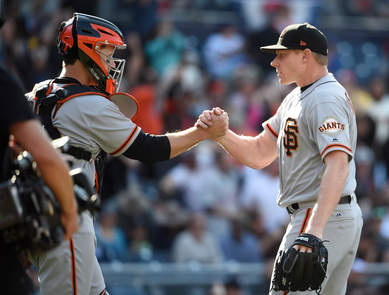 SF 5 – 3 SD: Finalmente, el cerrador de lujo de los Giants Mark Melancon logró su primer salvamento de la campaña.