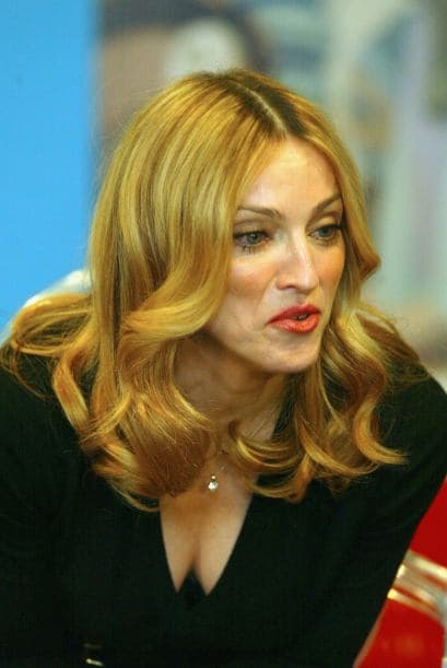 Se reportó que "La Reina del Pop" Madonna será la encargada de cantar en el medio tiempo del Super Bowl XLVI en Indianápolis el 5 de febrero del 2012. NFL.com/Español le rinde un homenaje con sus mejores imágenes a lo largo del tiempo.