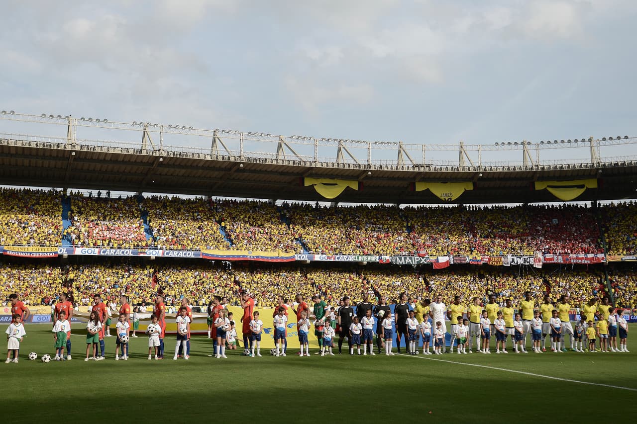 Colombia, quinto en la clasificación FIFA, y Chile, sexto en esa lista, llegaron con la necesidad de un triunfo para consolidarse en el grupo de cuatro mejores en la eliminatoria.