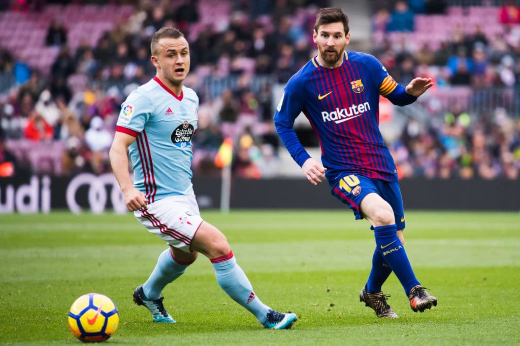 El pasado invierno el Inter de Milán ya intentó el fichaje de Stanislav Lobotka y en las últimas horas se habría reavivado el interés del conjunto
<i>neroazzurri</i> por el centrocampista eslovaco del Celta.