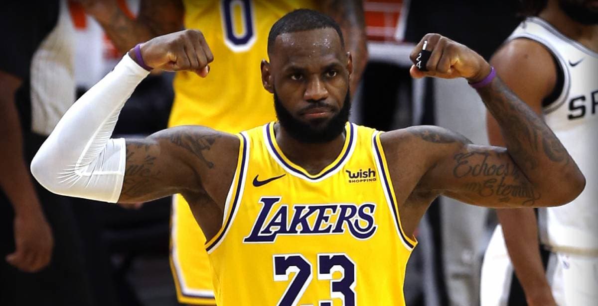 LeBron hace historia en la NBA con victoria en su cumpleaños