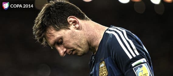 ¿Qué te pasa, Messi? Es que ni el balón de oro lo puso feliz. Para muchos no fue el jugador que vislumbraba en sus partidos.Todo sobre el Mundial de Brasil 2014.