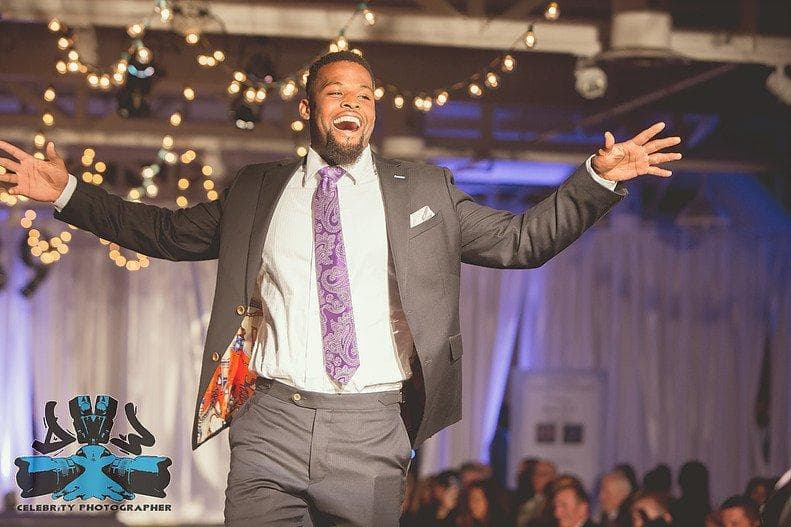 Anthony Levine, esquinero.