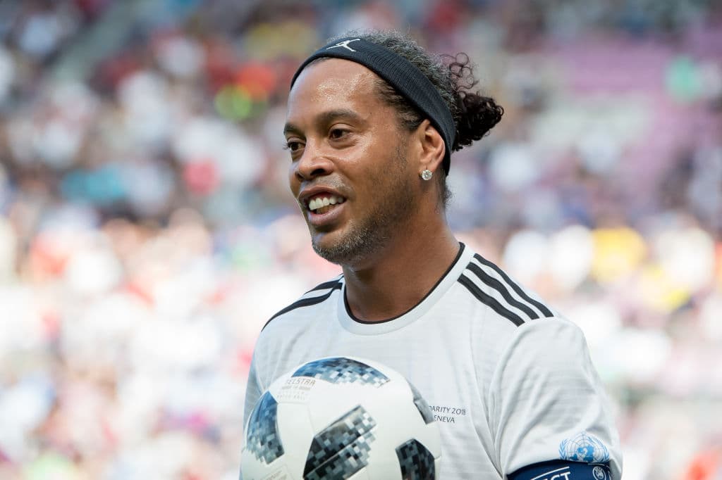 La cercanía de Ronaldinho con el fútbol sigue vigente, también en partidos de exhibición con propósitos sociales.