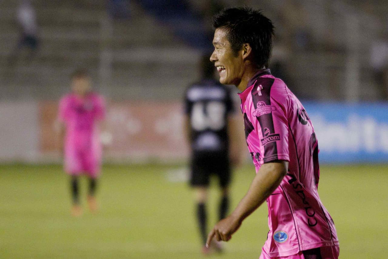 Yuto Ono (Japón) jugó en el Celaya, San Luis y Veracruz. Surgió de las Fuerzas Básicas del Necaxa en el 2010. Actualmente juega en el F.C. Gifu de su país.
