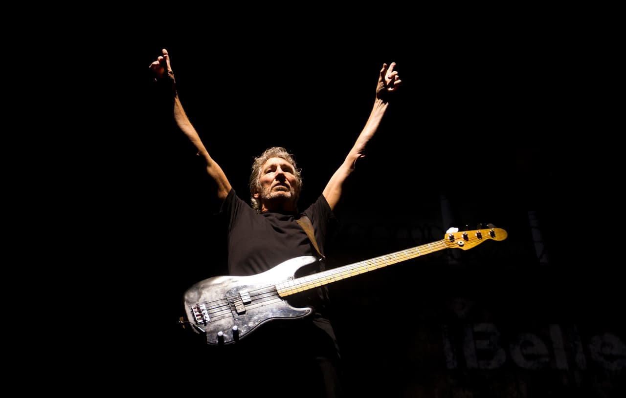 Storm Thorgerson es la mente maestra que diseñó la portada de uno de los discos más importantes en la historia musical. Diversos estudios han demostrado que el cover tiene un significado más profundo del que parece.