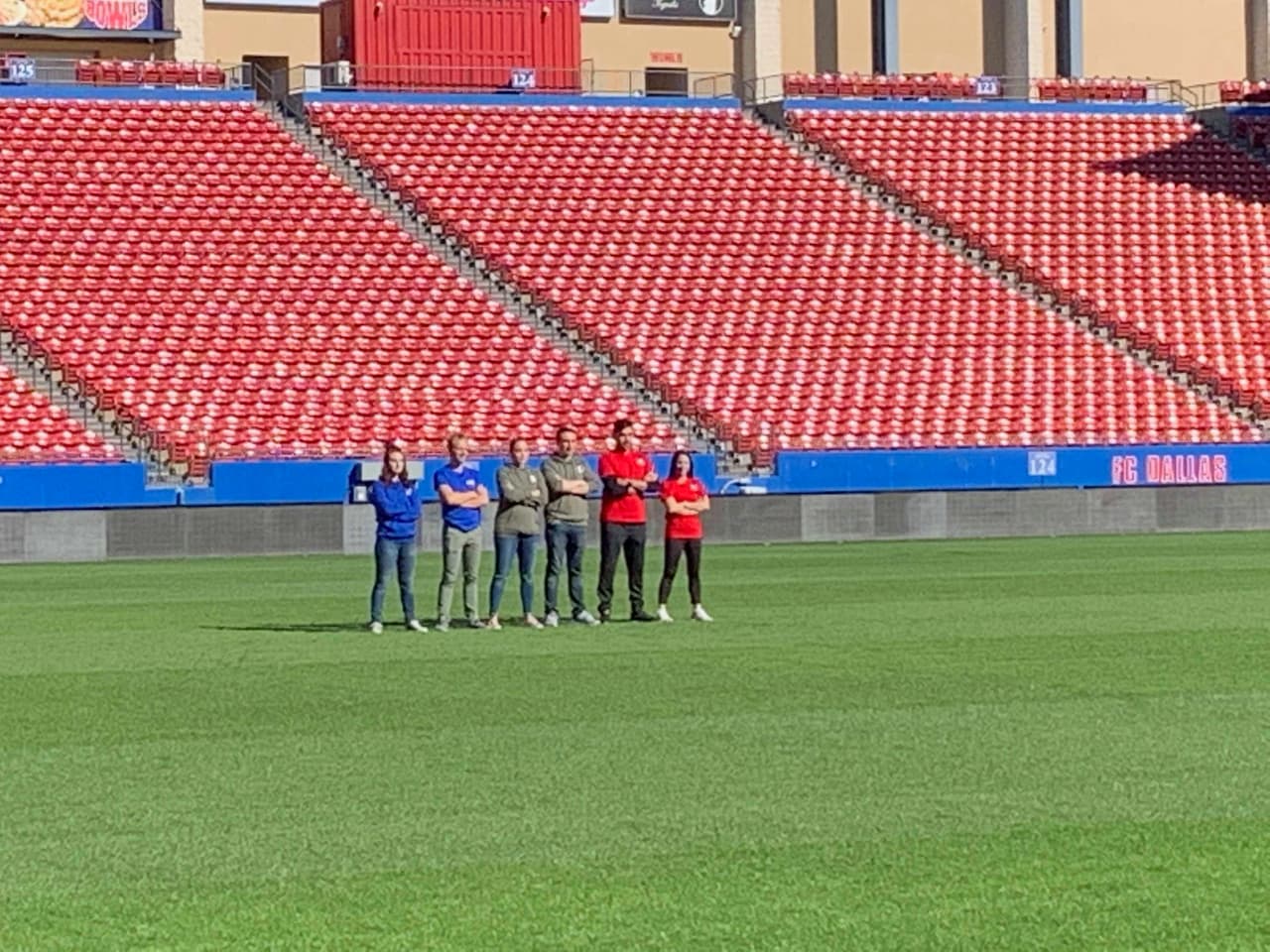 Kansas City y el estadio Children's Mercy Park recibieron la alegría de 'La Carrera', la competencia que ofrece pases a la Final de la Copa Oro. Esa sede del certamen fue testigo de la diversión del capítulo 7.