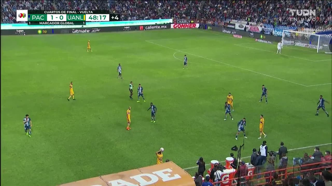 ¡TIRO ATAJADO! disparo por Avilés Hurtado.