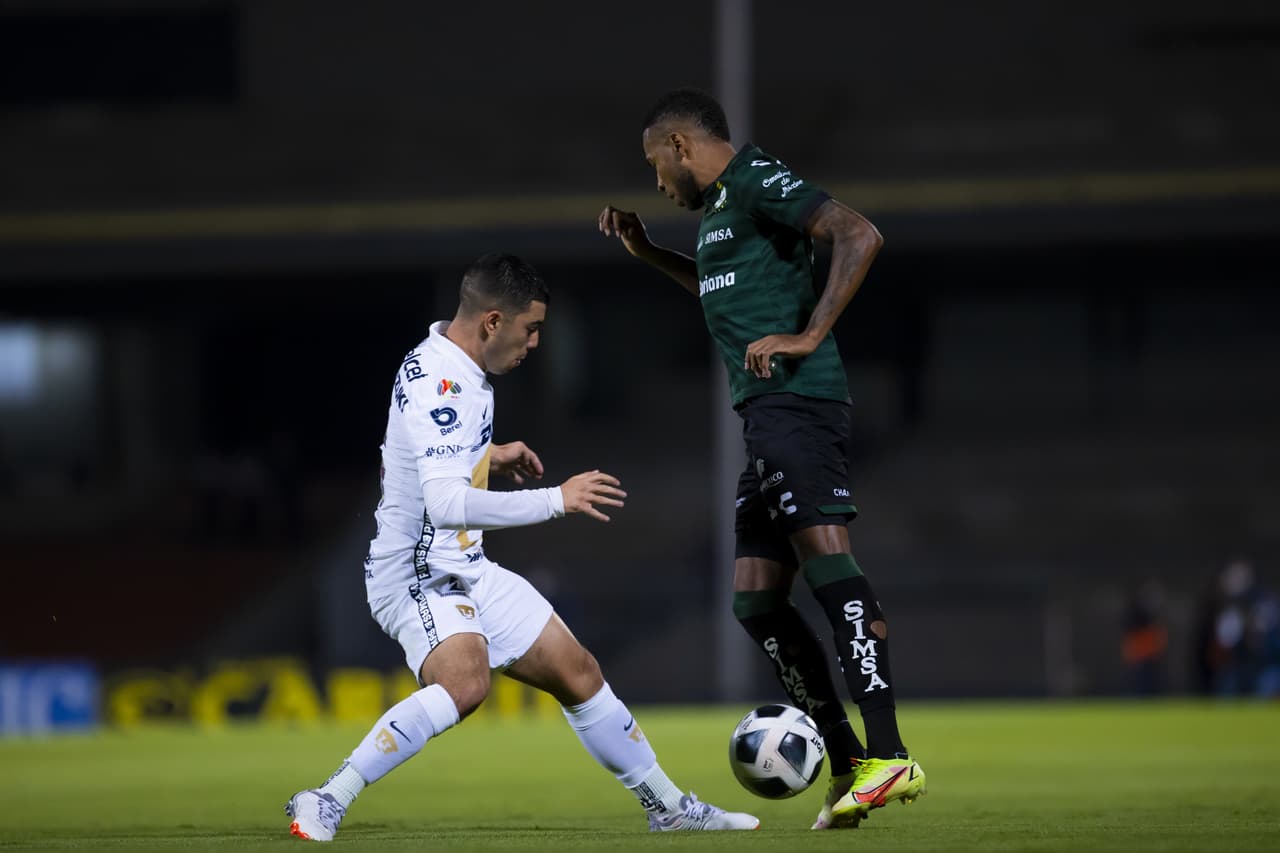 Con doblete de Digo Valdés y gol de Omar Campos, Santos golea 0-3 a los Pumas y suben a hasta la sexta posición de la tabla.