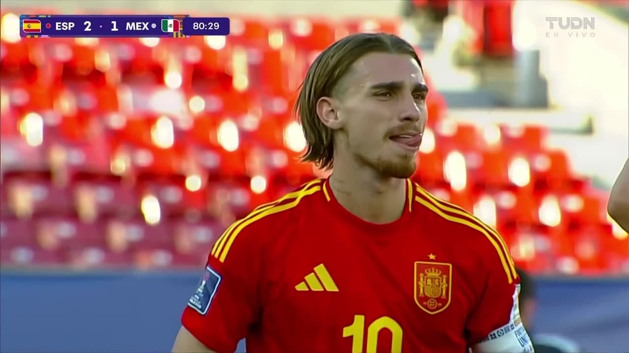 ¡España toma la ventaja! Gol desde los 11 pasos que Iker Bravo concreta