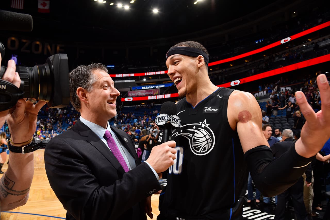 El mejor en el parqué para los de Florida fue Aaron Gordon, quien se reportó con doble-doble de 15 rebotes y 22 puntos. Por su parte, en los Warriors Stephen Curry se robó el show con 33 puntos.