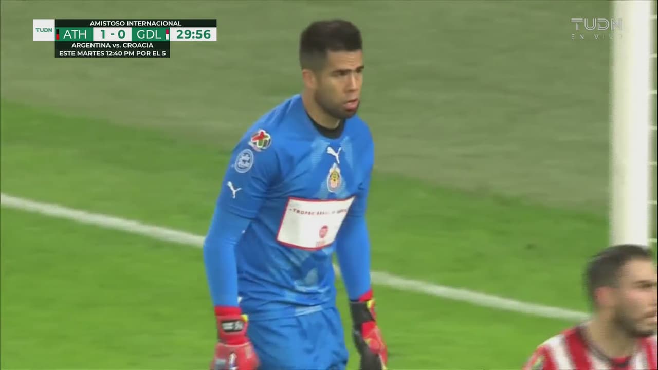 ¡Atajadón! Wacho evita el segundo de Athletic a mano cambiada