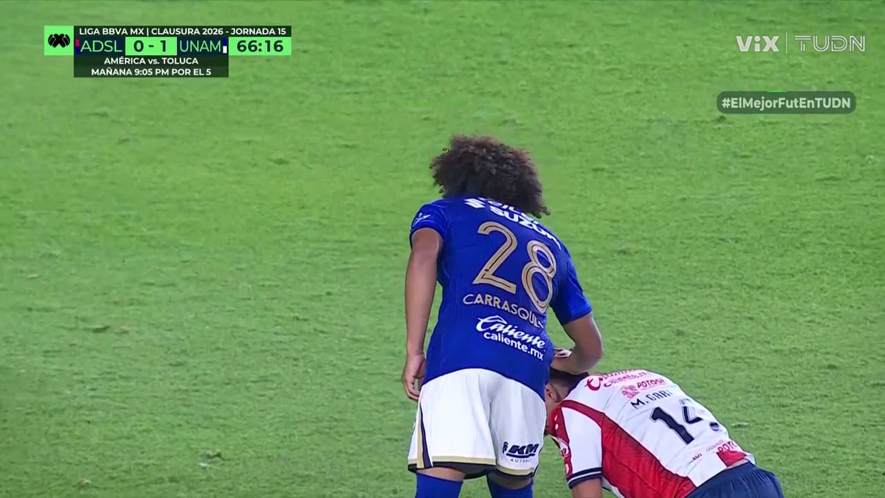 ¡Iba a ser un golazo! Jordan Carrillo pone zapatazo que se estrella en el poste