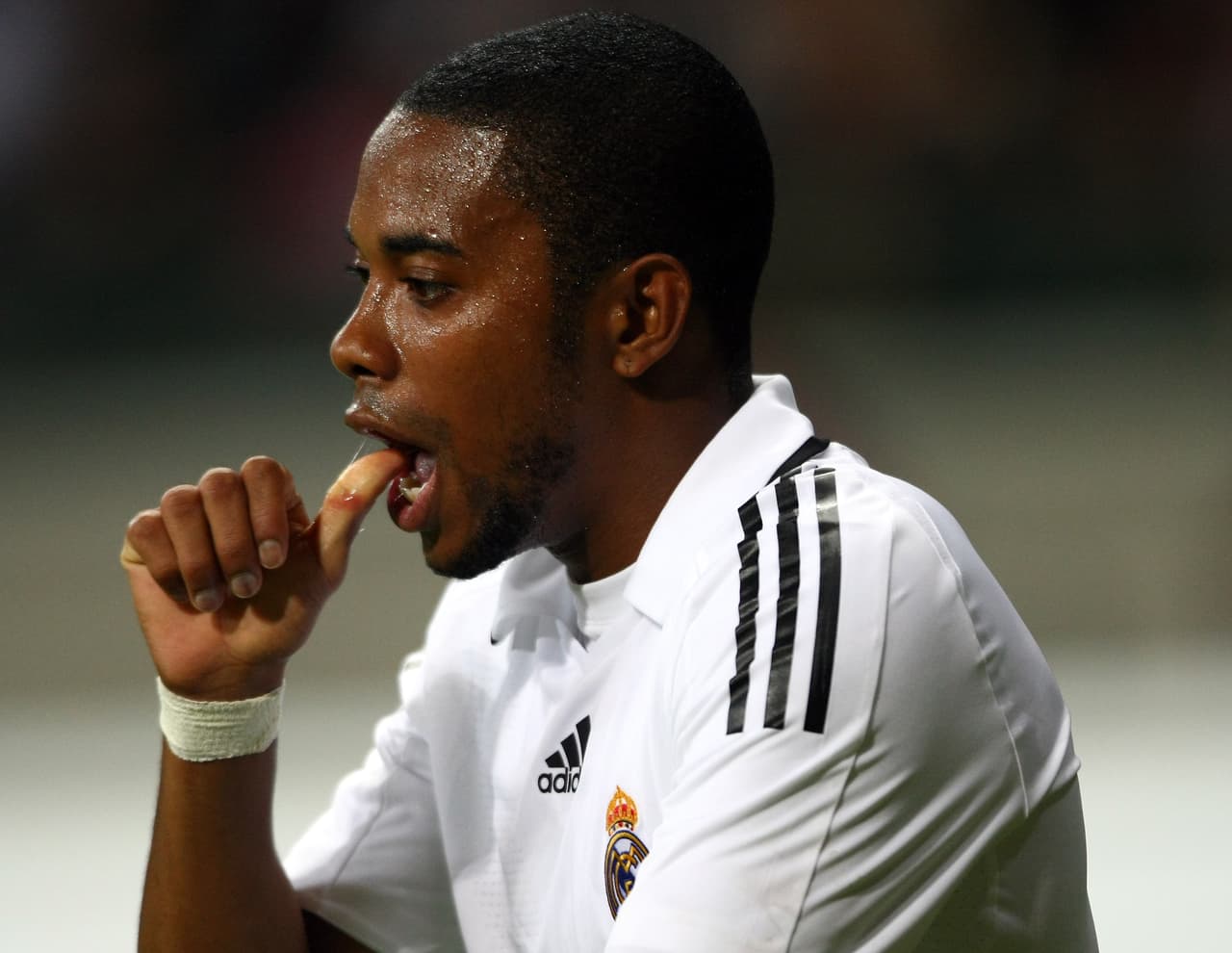 Robinho, en el 2008, ya estaba decidido a dejar el Real Madrid aunque su primera opción había sido siempre el Chelsea. Habló con la directiva merengue y al final se fue pero al Manchester City.