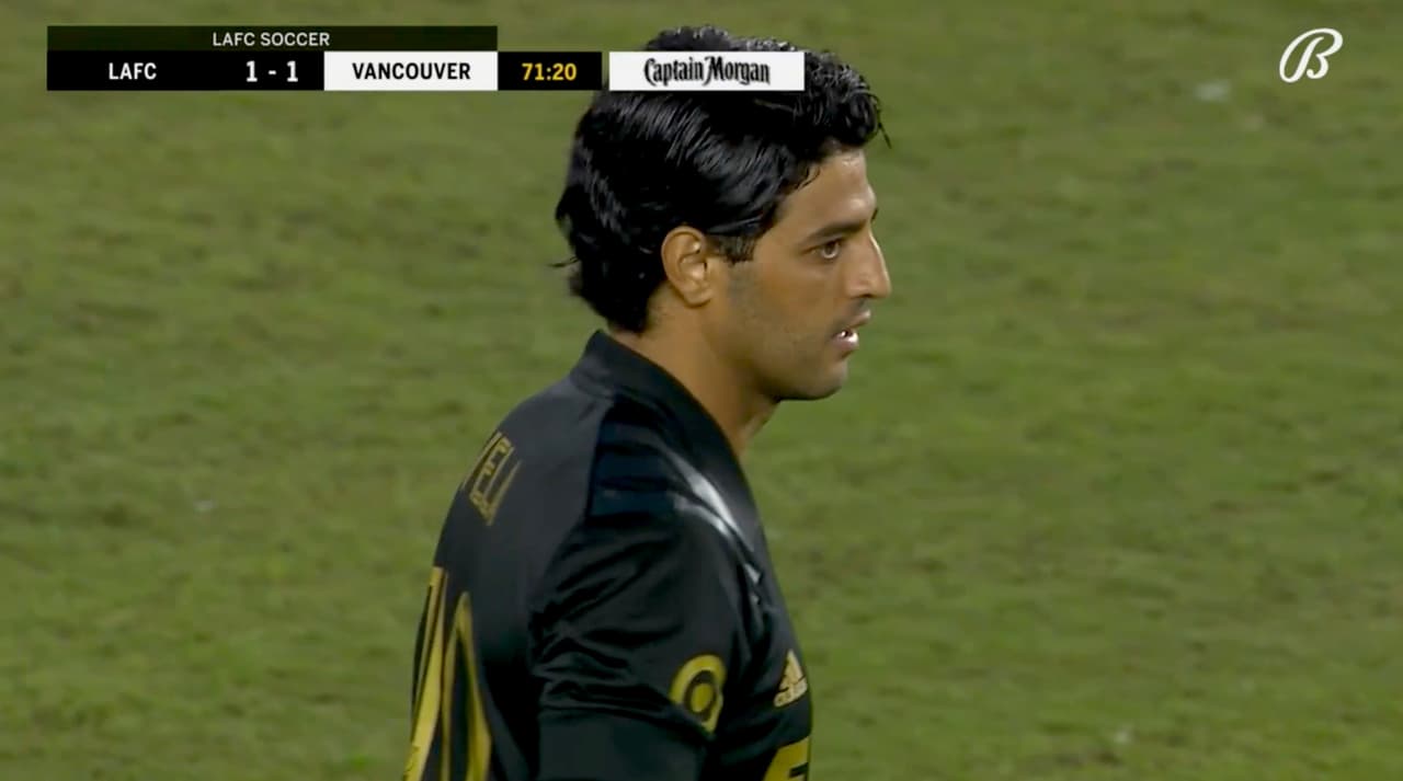 ¡Se entregan al ‘Bombardero’! Carlos Vela entra de cambio y es ovacionado por los fans