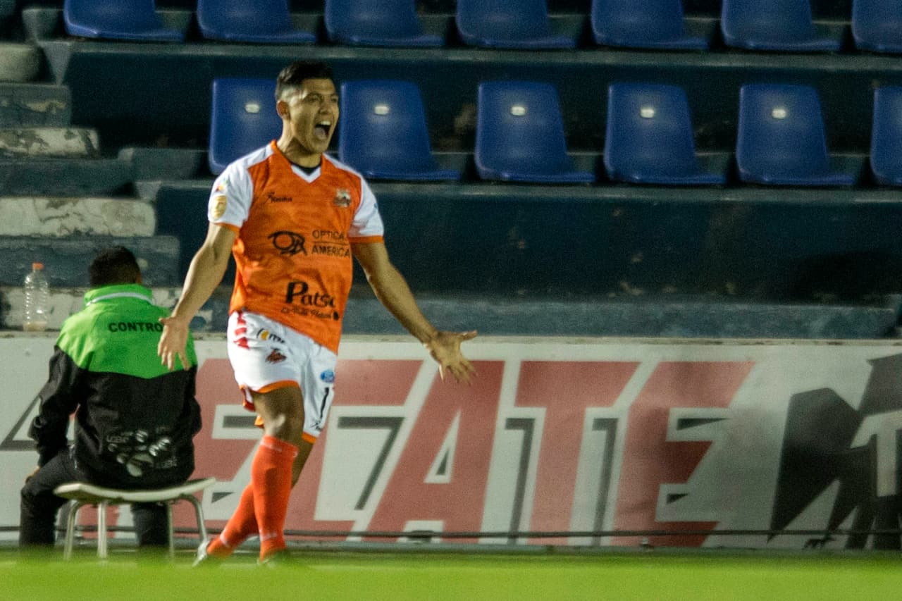 El segundo tiempo arrancó cuesta abajo para Cruz Auzl luego de que al minuto 7 del completemento Gael Acosta puso el 0-1 para el visitante.