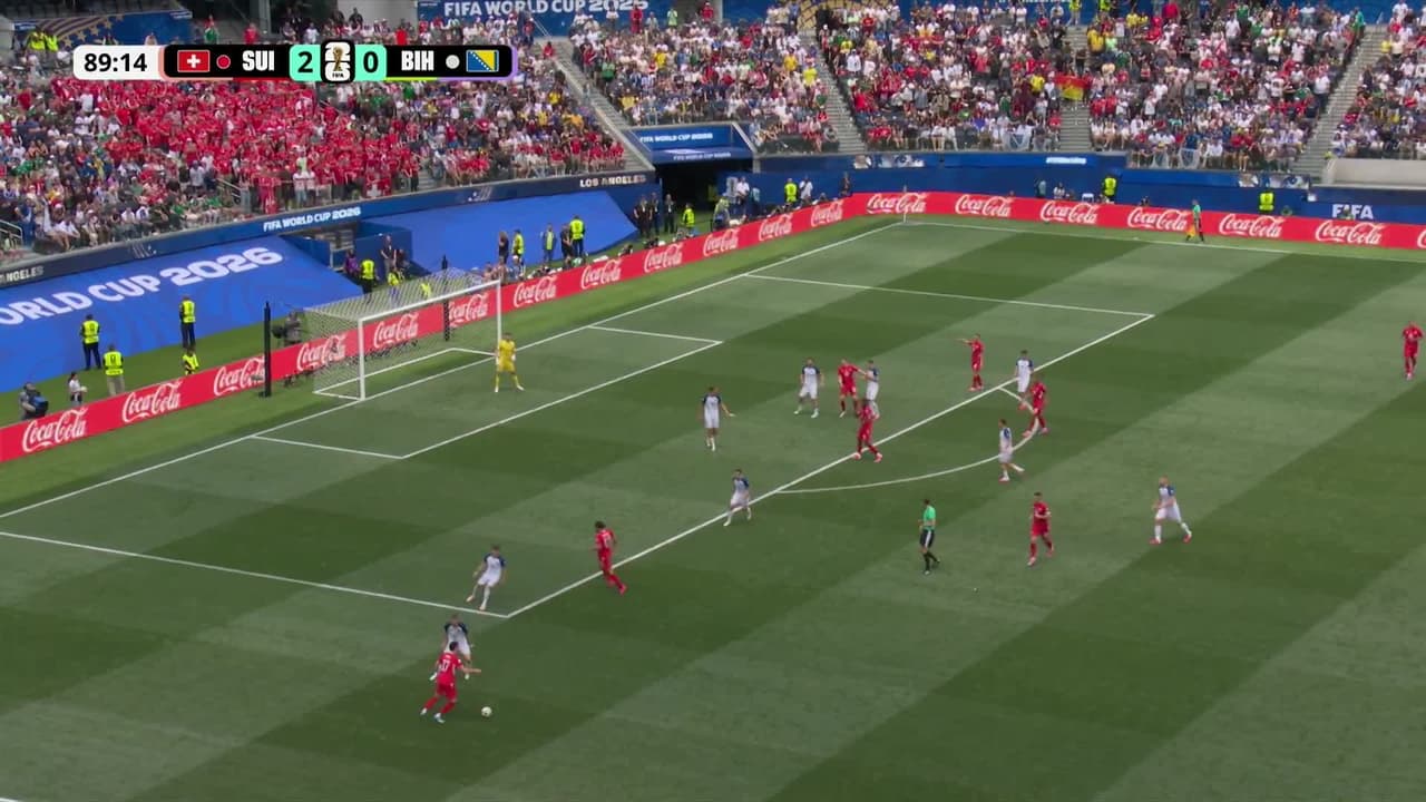 ¡GOL!  anota para Suiza. Johan Manzambi