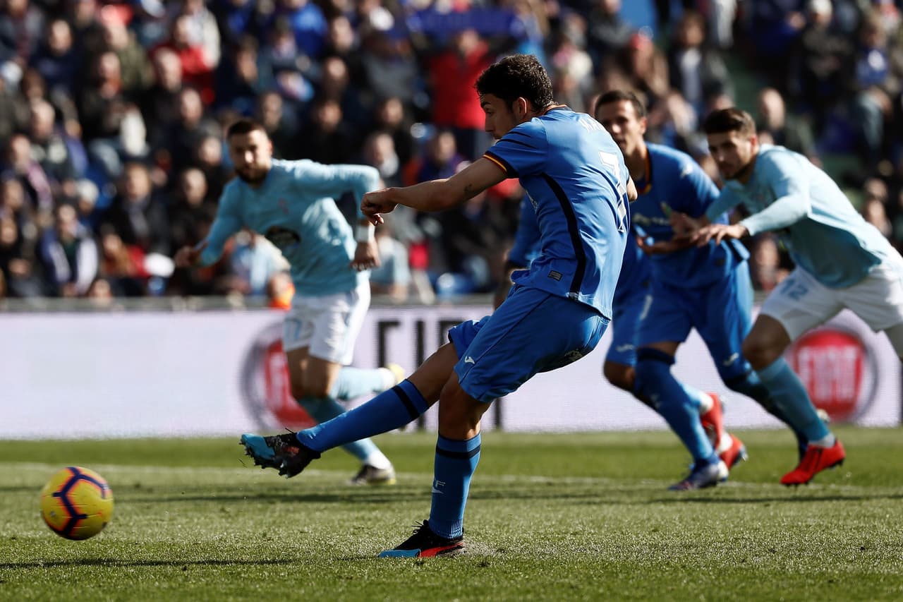 Jaime Mata anotó al minuto 39 del primer tiempo la igualdad para Getafe y con ello se fueron ambos para el descanso.