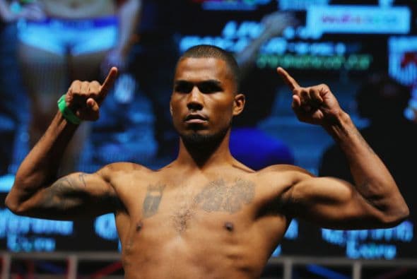 James de la Rosa se quedó en 161. 5 libras.