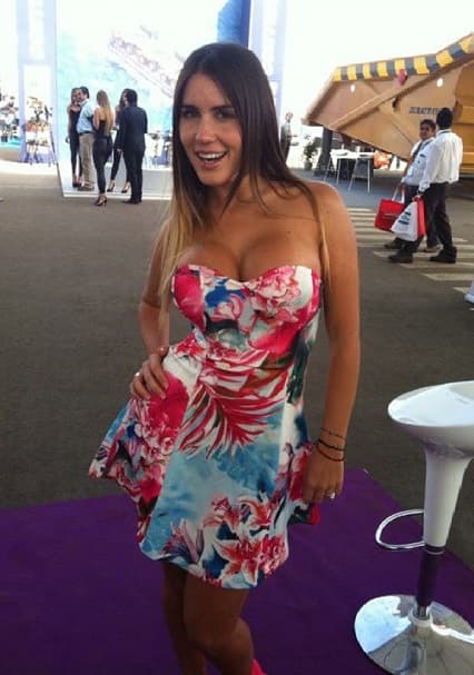 La espectacular mujer es sin duda una de las mujeres más sexys de Chile y en está Copa América ha demostrado su amor incondicional a su selección.