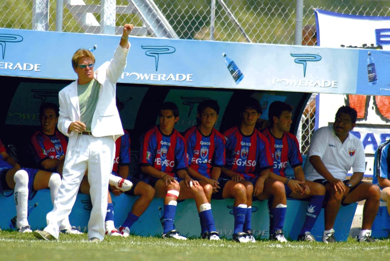 Además de haber estado ligado al Atlante, José Antonio García era empresario zapatero y textil. Su marca Garcís fabricaba los uniformes de los Potros de Hierro.