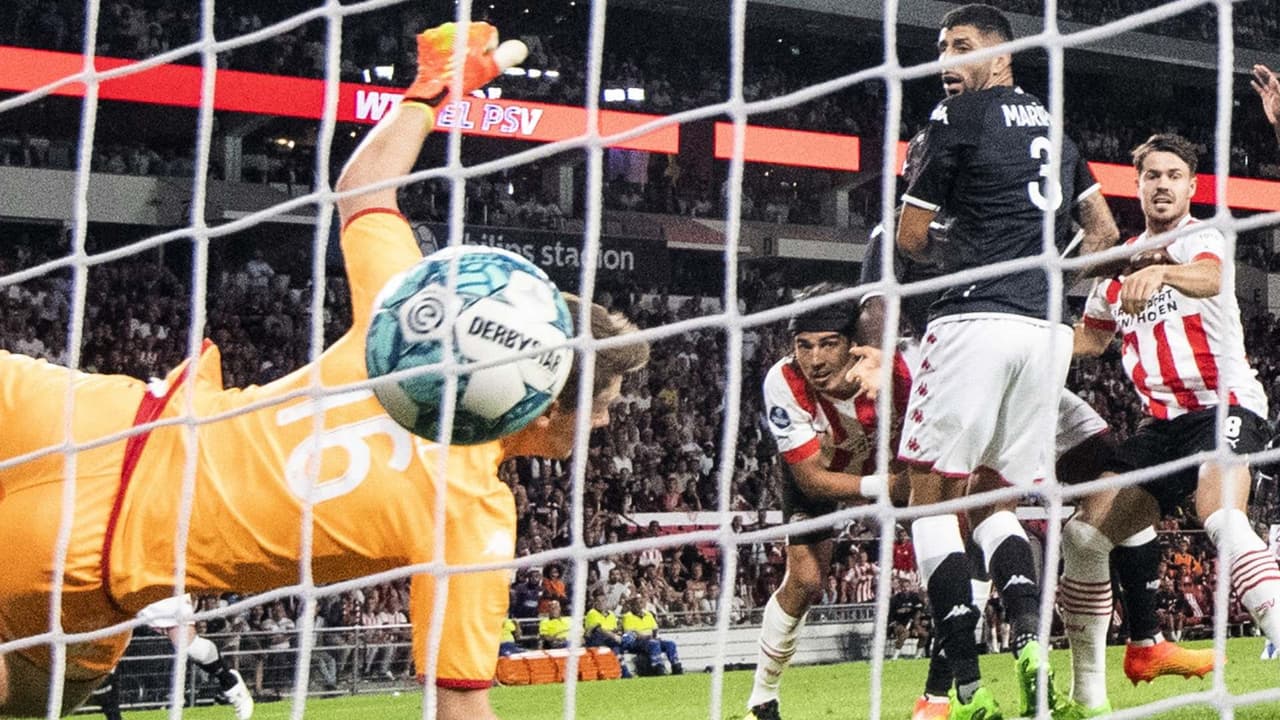 Erick Gutiérrez tuvo una “noche inolvidable” con PSV en Champions League