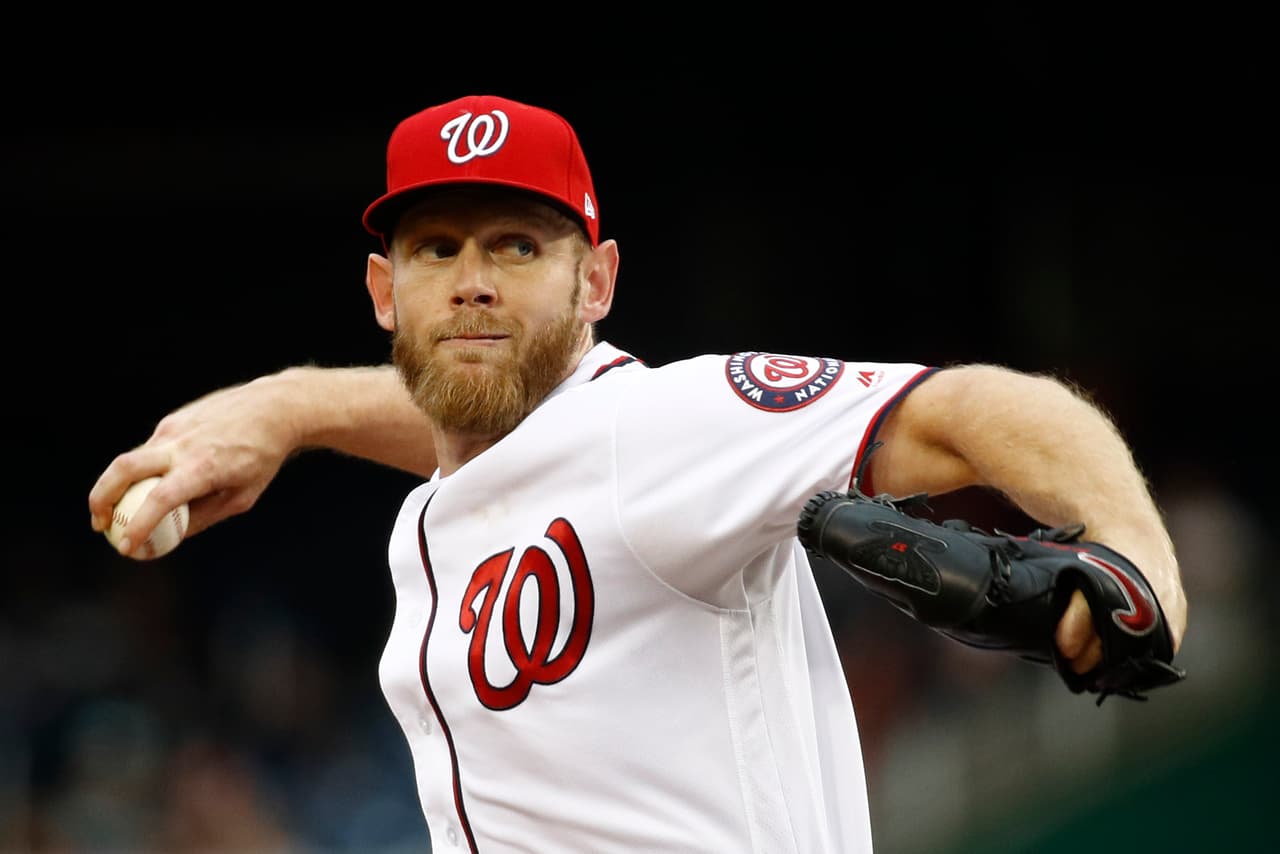 Stephen Strasburg ganó 18 juegos, lanzó 209 innings y realizó 251 ponches, el más gandor de la Nacional.