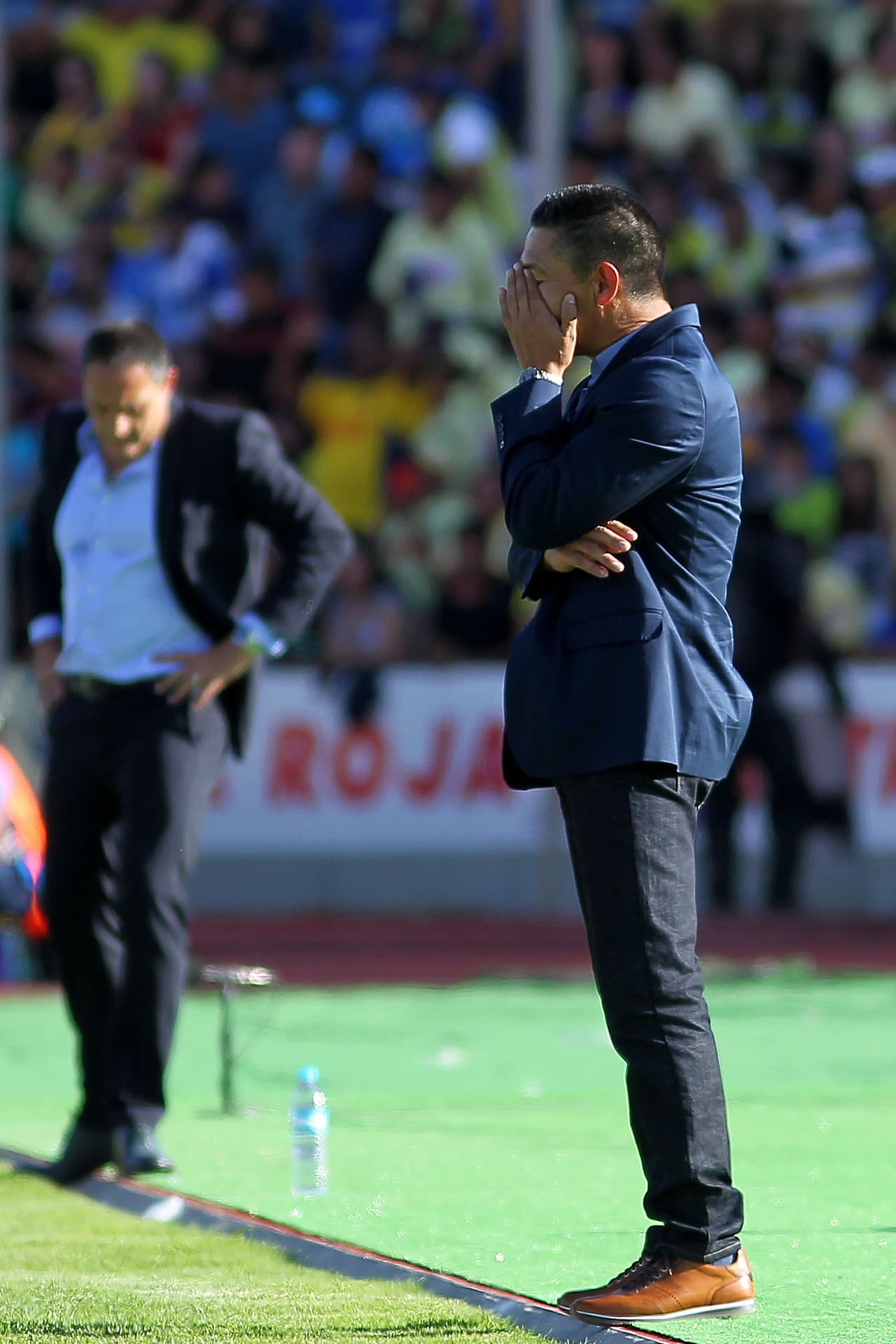 Las Águilas estrenaron técnico en la persona de Ignacio Ambriz y desde el momento de los rumores sobre su llegada al cuadro de Coapa, los signos de interrogación sobre su liderazgo y capacidad para dirigir a un equipo grande aparecieron sobre su nombre.