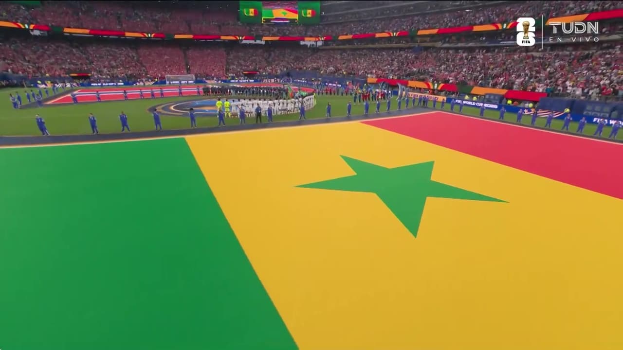 ¡Momentazo! Así se vivieron los himnos nacionales de Noruega y Senegal