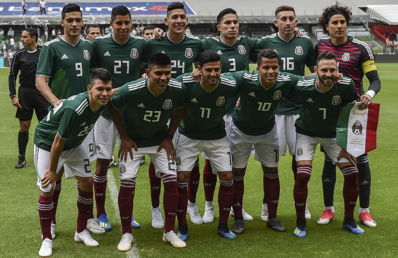 15. México (Concacaf) - 989 puntos