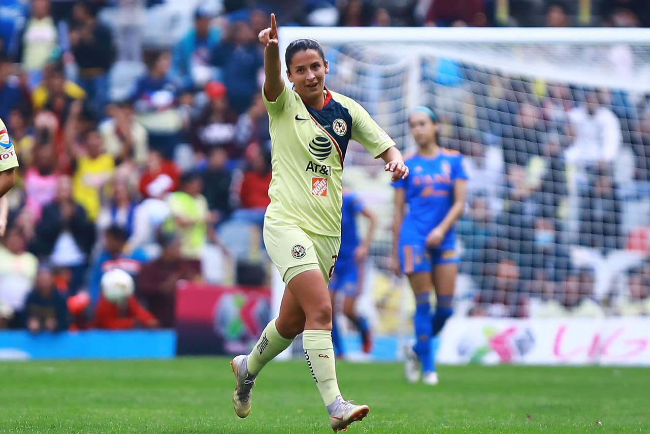 Corría el minuto 42 cuando las locales se fueron adelante en el marcador y ese fue el marcador con el que se fueron al descanso.