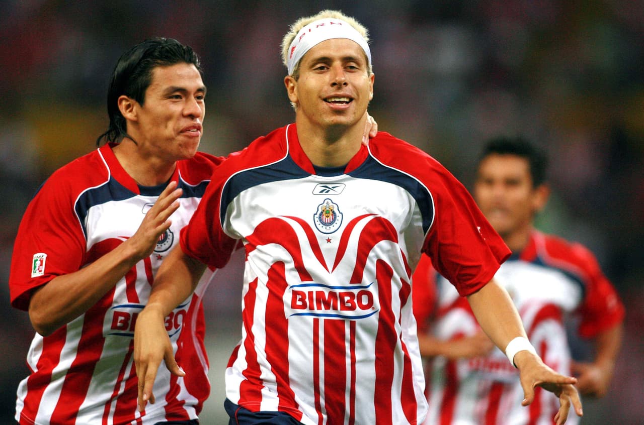 El último gran ídolo del 'Rebaño'. Adolfo Bautista anotó 45 goles y todos recuerdan el que hizo en Toluca para ganar el campeonato.