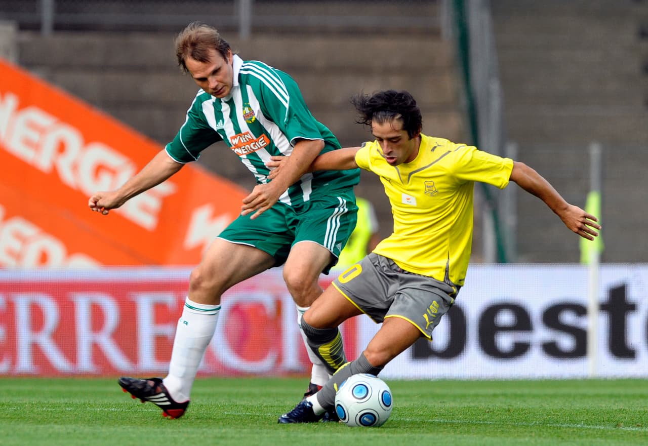 Viviendo en la pensión, con 16 años, compartí el departamento con Edgar Marcelino y Miguel garcía.