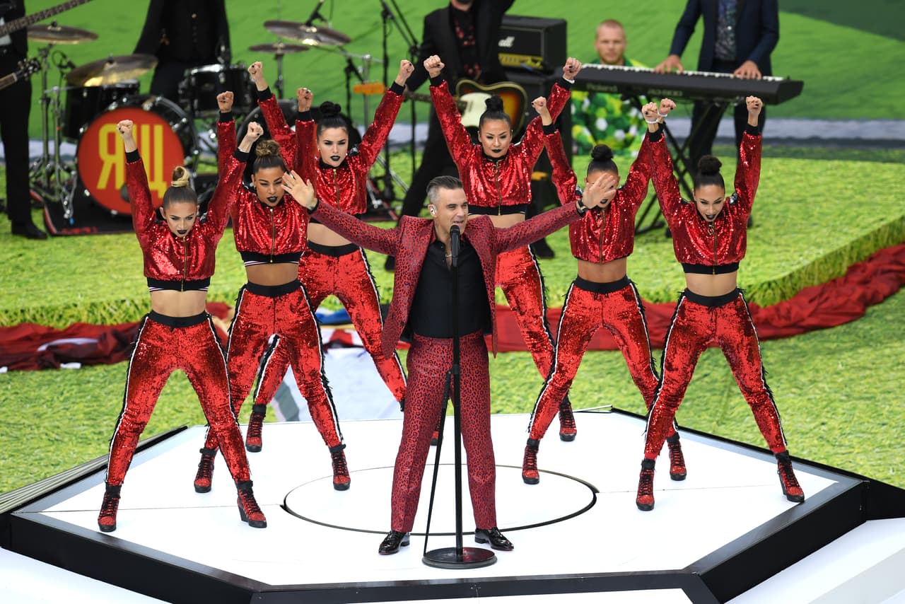 Robbie Williams cantó todos sus éxitos, entre ellos Rock DJ como cierre.