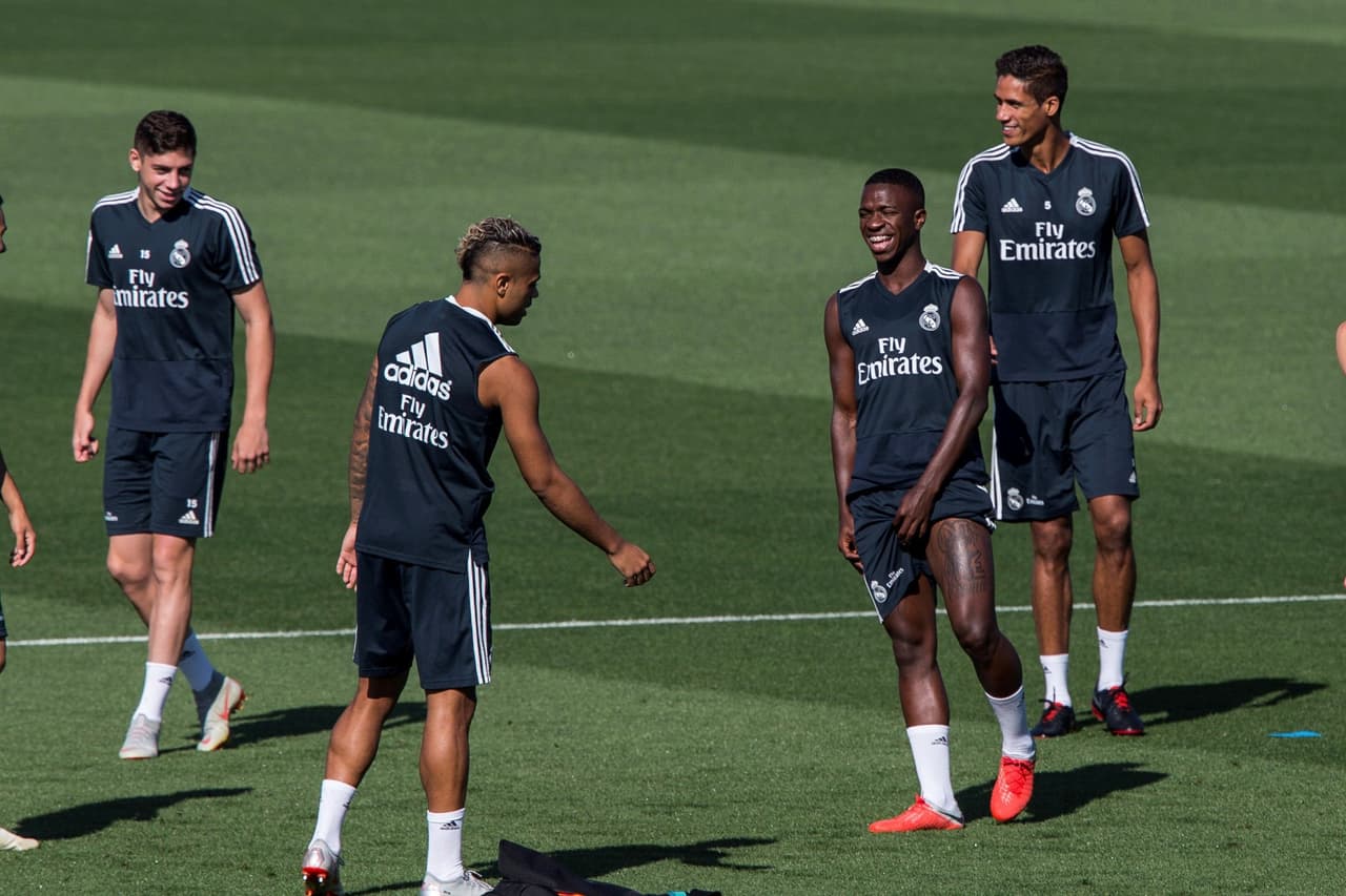 En la sesión también estuvo presente Vinicius Junior, quien sigue esperando su oportunidad de debutar con el primer equipo madridista.