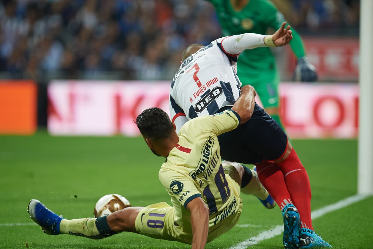 Peleó cada pelota como si fuera la última, incluso estuvo cerca de recibir un penal.