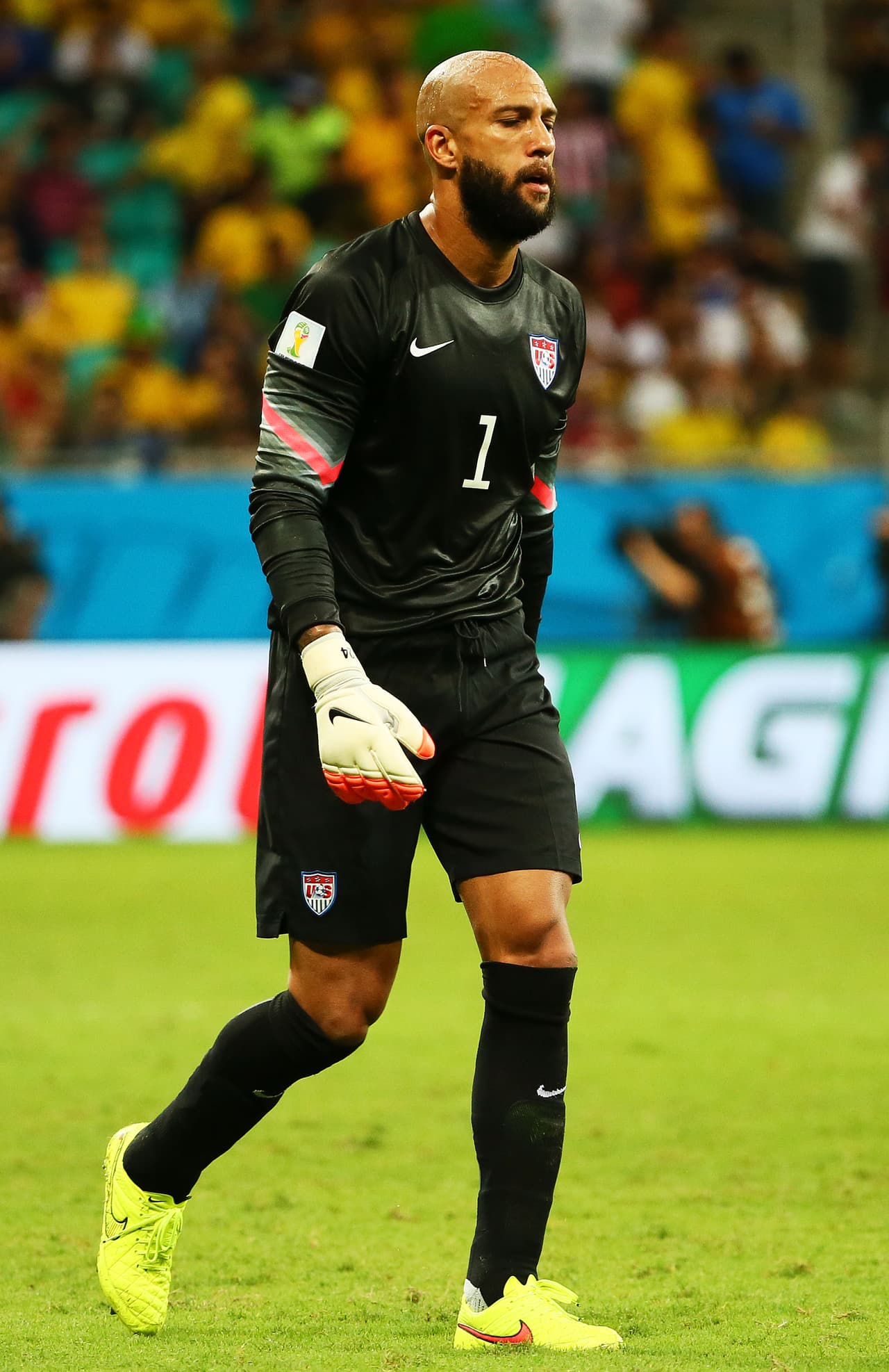 Debe retomar la comunicación con su zaga y enseñar lo que lo llevó a militar en conjuntos como el Manchester United y el Everton. Hablar con su defensa parece el punto pendiente.