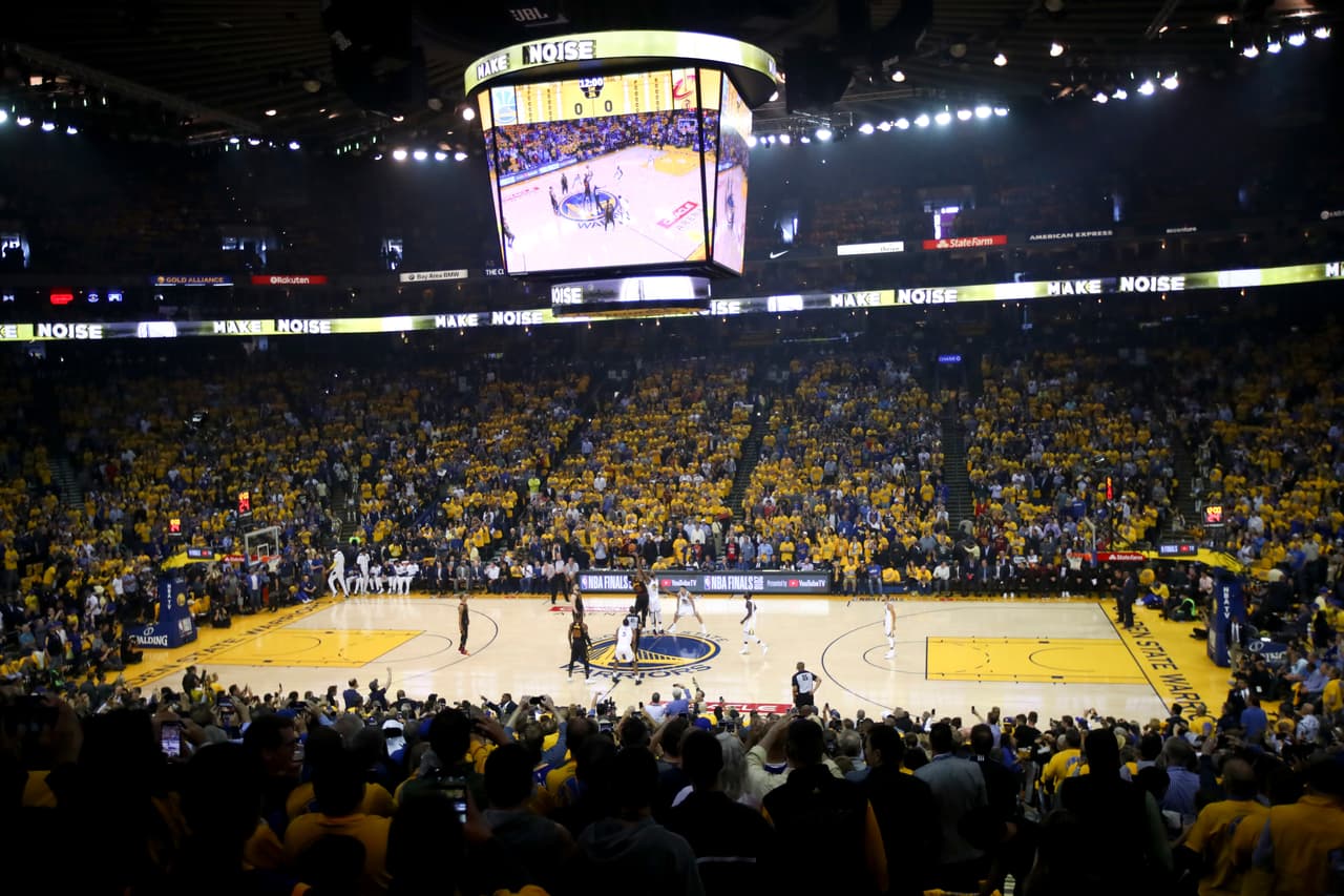 El récord general en temporada regular de Golden State en Oracle Arena es de 1,166 ganados y 770 perdidos.