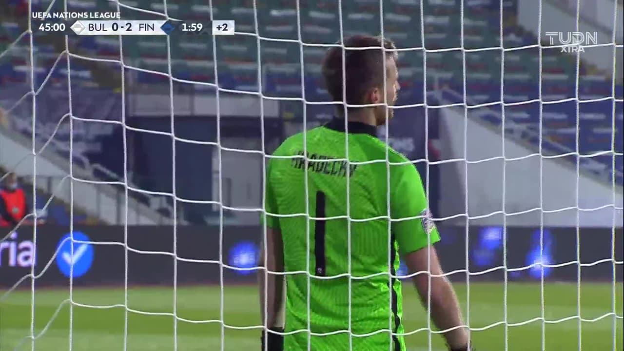 ¡TIRO ATAJADO! disparo por Galin Ivanov.