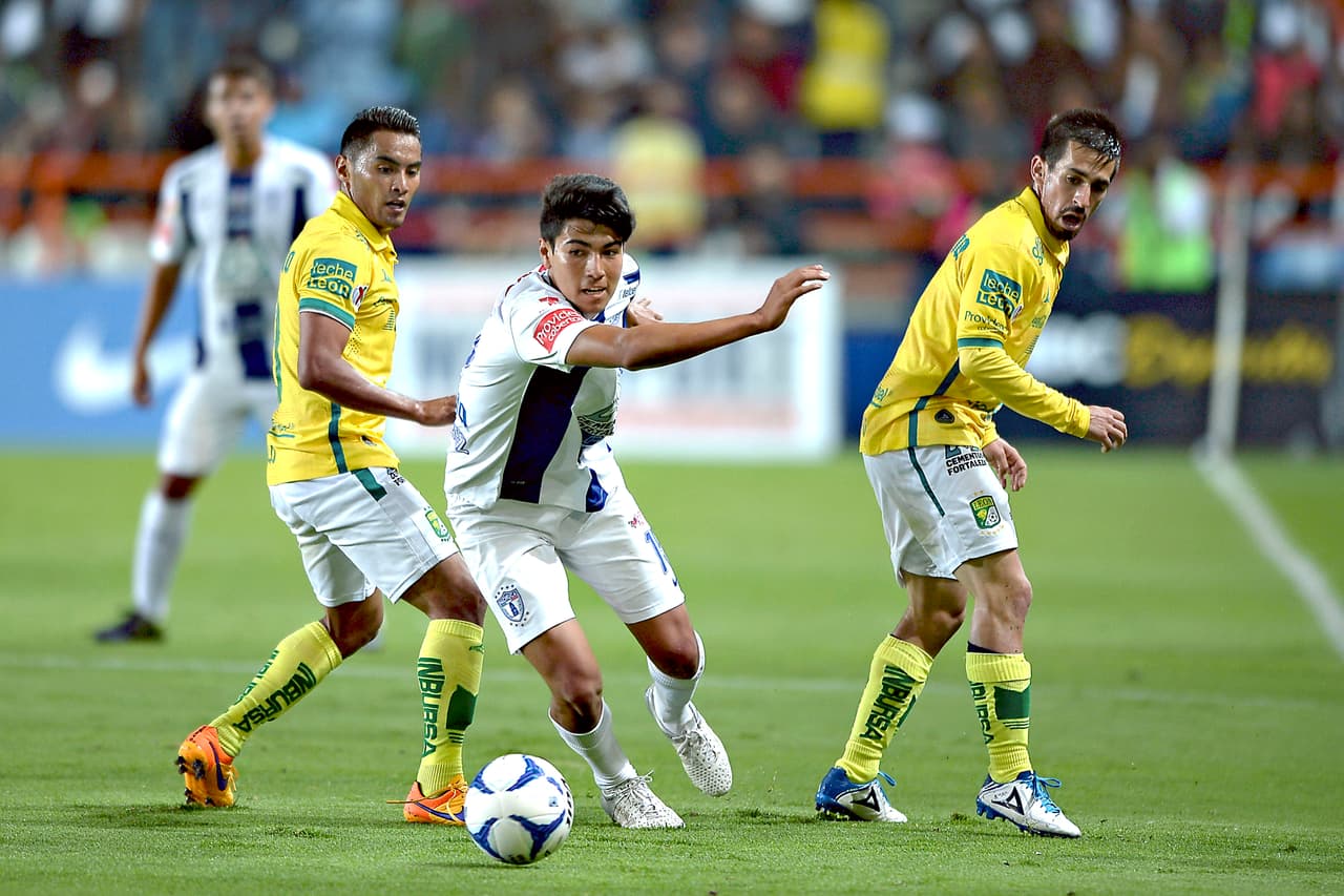 Y en caso de que el 'Chucky' no pueda definir, hay gente como Erick Gutiérrez quien con sus incorporaciones desde medio campo siempre es una opción.