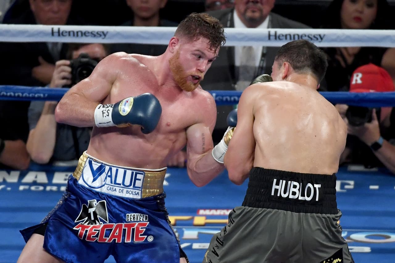 Los primeros cuatro asaltos para Canelo fueron importantes en tanto solidificó su defensa y dejó clara su estrategia de apelar al contragolpe. En esos episodios conectó buenos jabs de zurda a GGG.