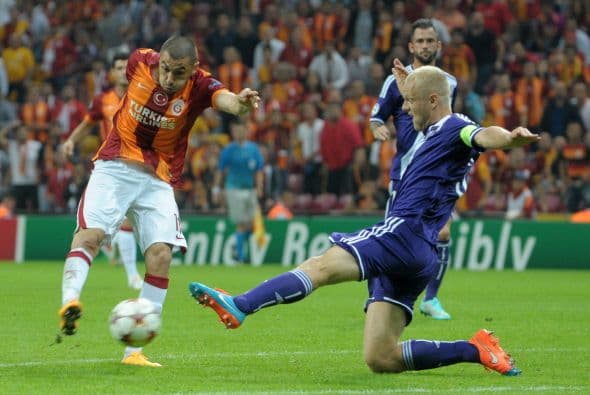 Pero un gol sobre la hora haría el miladro para los turcos, Burak Yilmaz se convirtió en el héroe de un Galatasaray falto de punch y que parece vivir un torneo largo y doloroso en la Champions League.