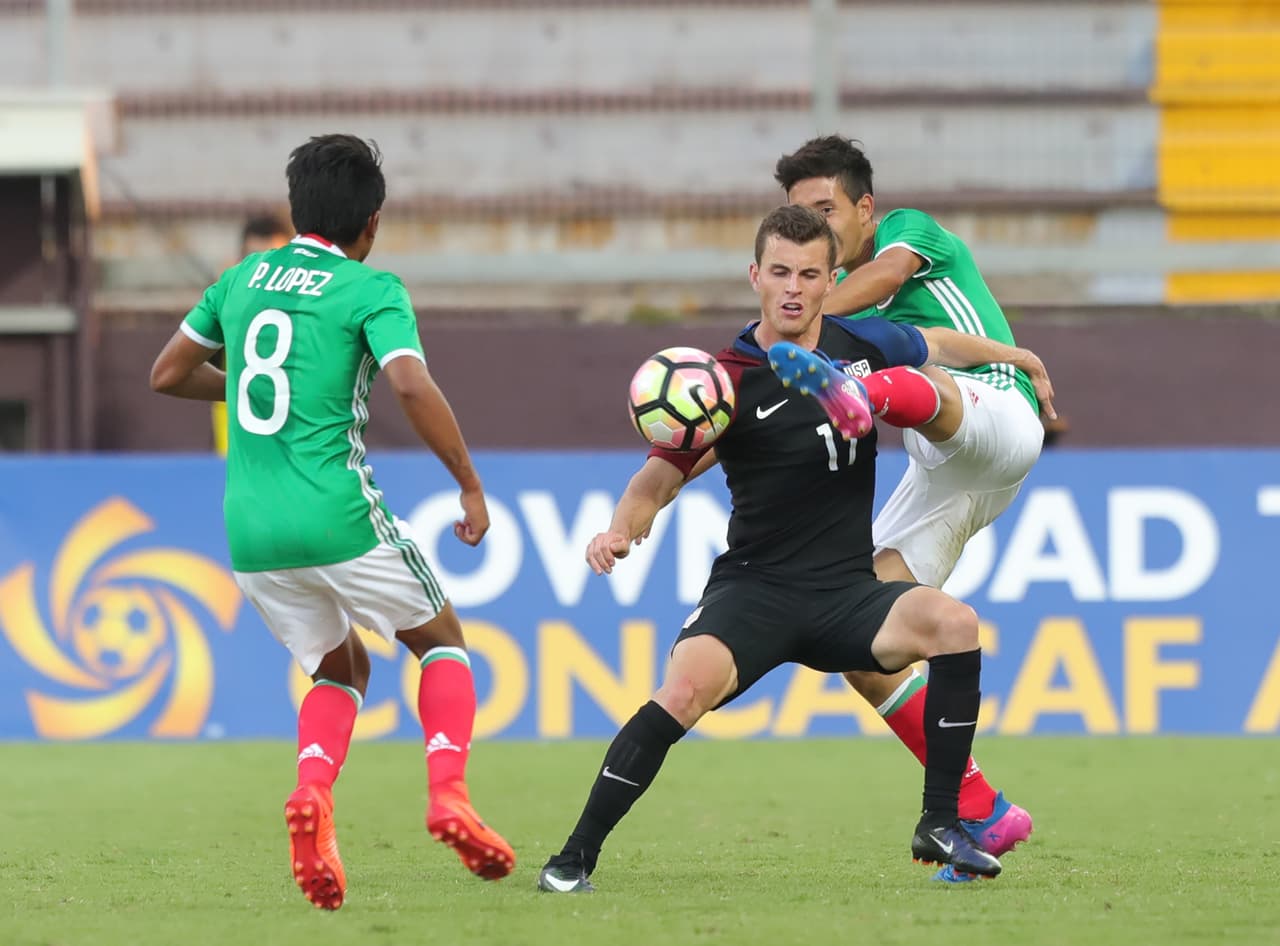 Estados Unidos anuló el juego vertiginoso por las bandas que demostró México en la primera fase del campeonato.