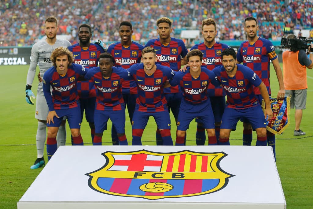 El cuadro catalán salió al terreno de juego con estos 11 jugadores: Neto; Wague, Todibo, Umtiti, Junior Firpo; Busquets, Rakitic, Riqui Puig; Carles Pérez, Griezmann y Suárez.