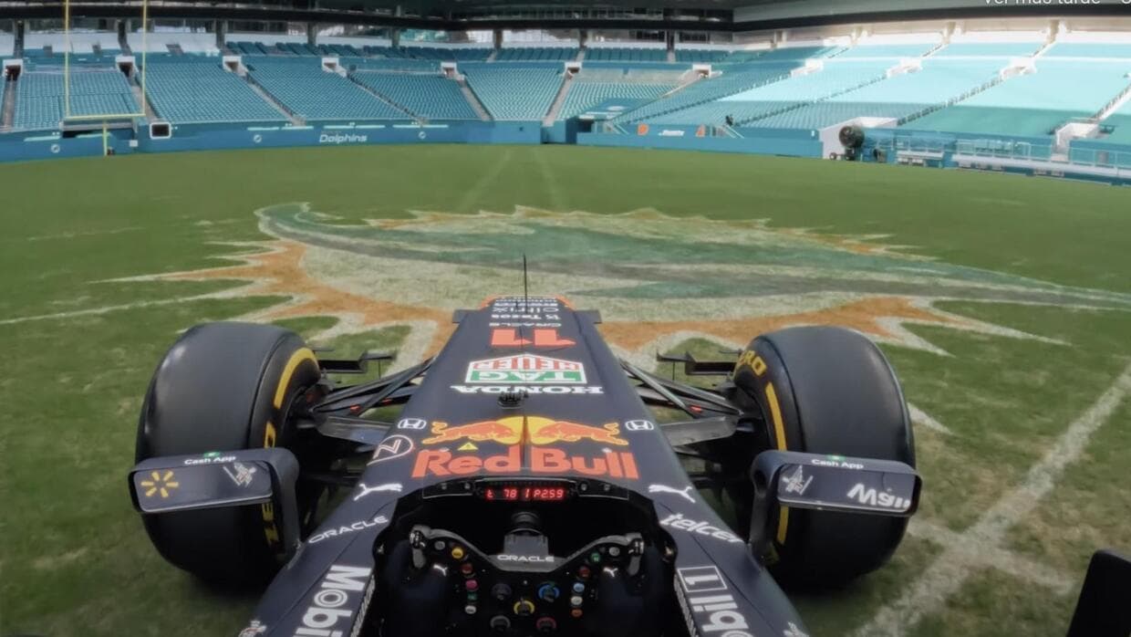 Checo Pérez, el primer piloto en rodar en el circuito de Miami