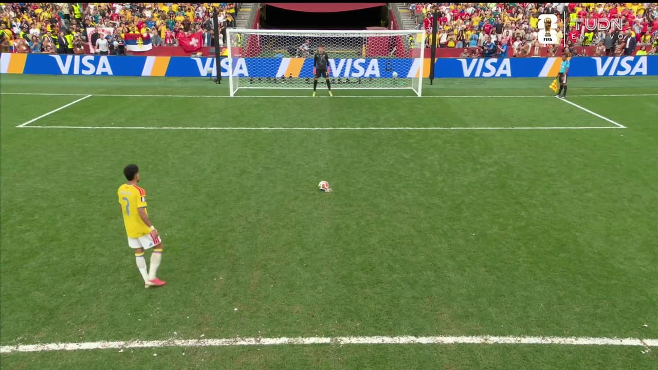 ¡GOL!  anota para Colombia. Luis Díaz
